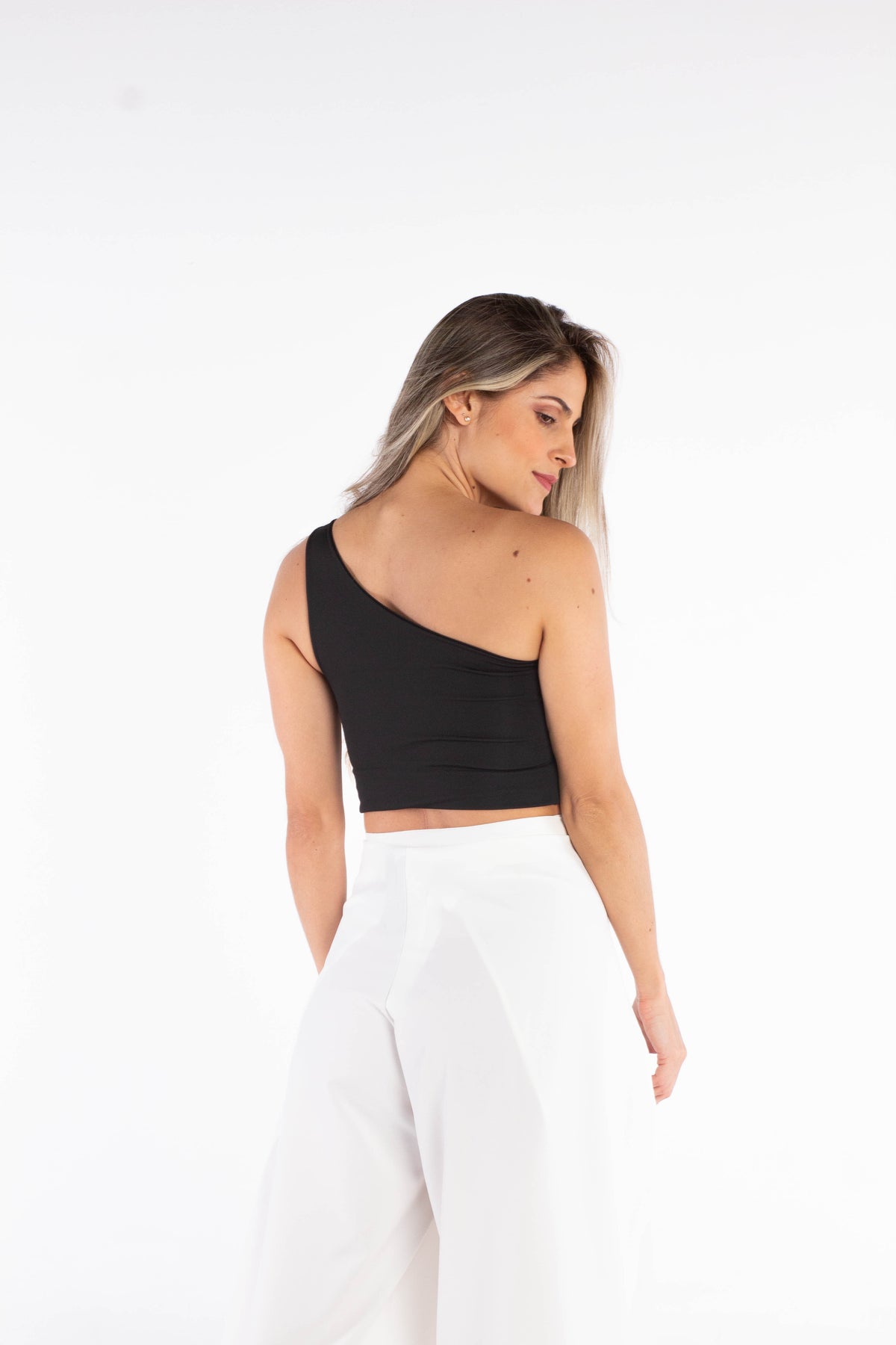 Croptop de un solo hombro - Negro